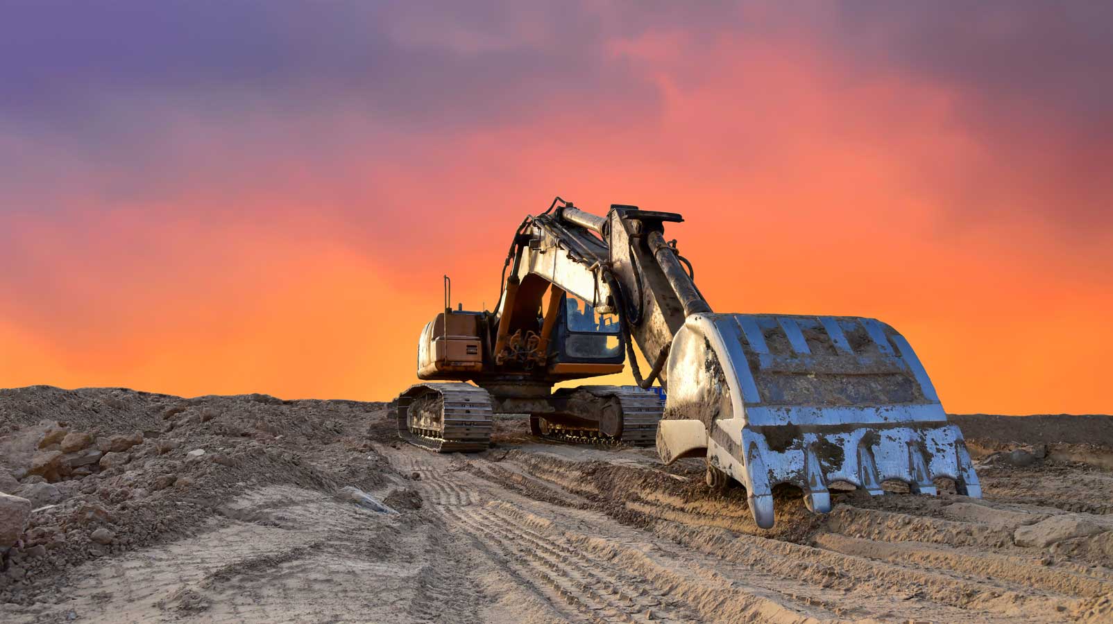 Heavy equipment loans from Cheddar Capital - How hard is it to get an equipment loan? - Equipment leasing vs financing